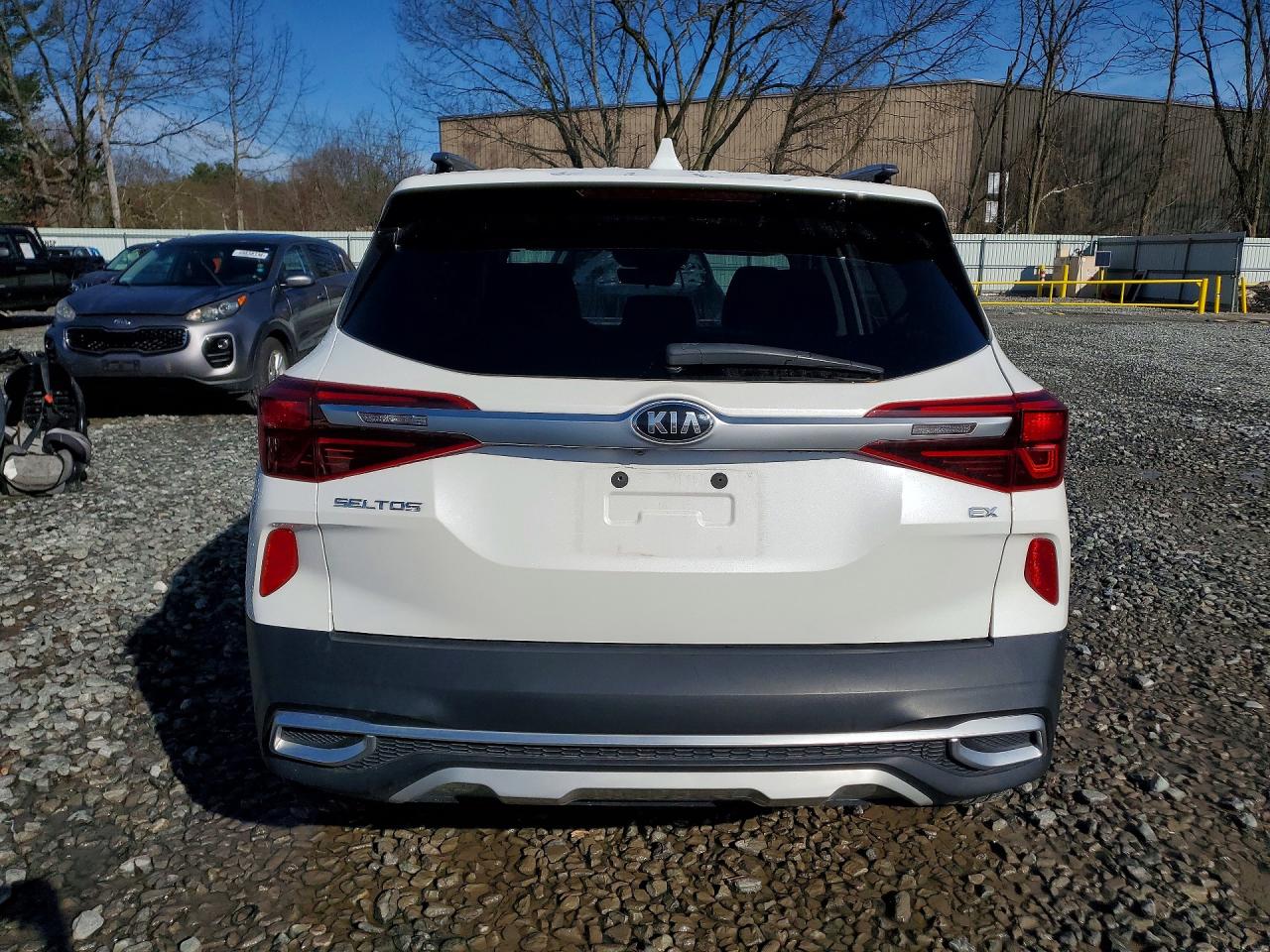 2021 KIA SELTOS EX photo 6
