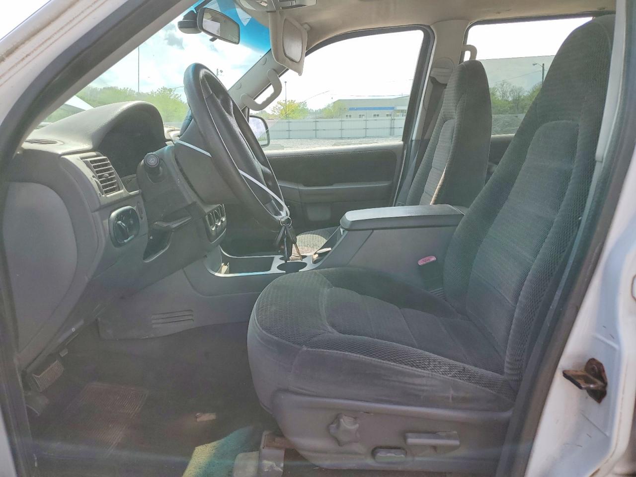 2002 FORD EXPLORER XLT photo 13