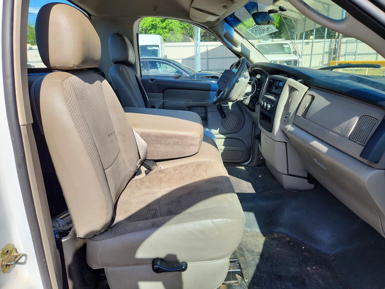 2003 DODGE RAM 1500 ST photo 28