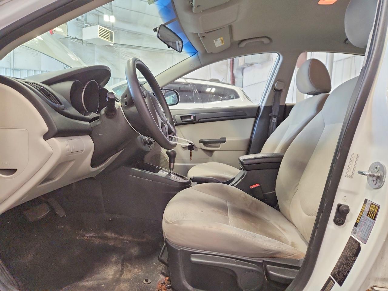 2010 KIA FORTE LX photo 13