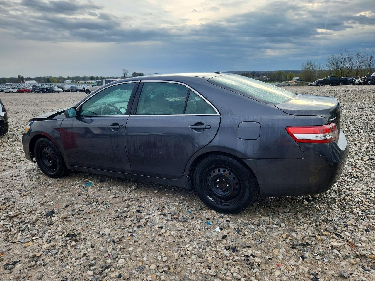 2011 TOYOTA CAMRY LE photo 2