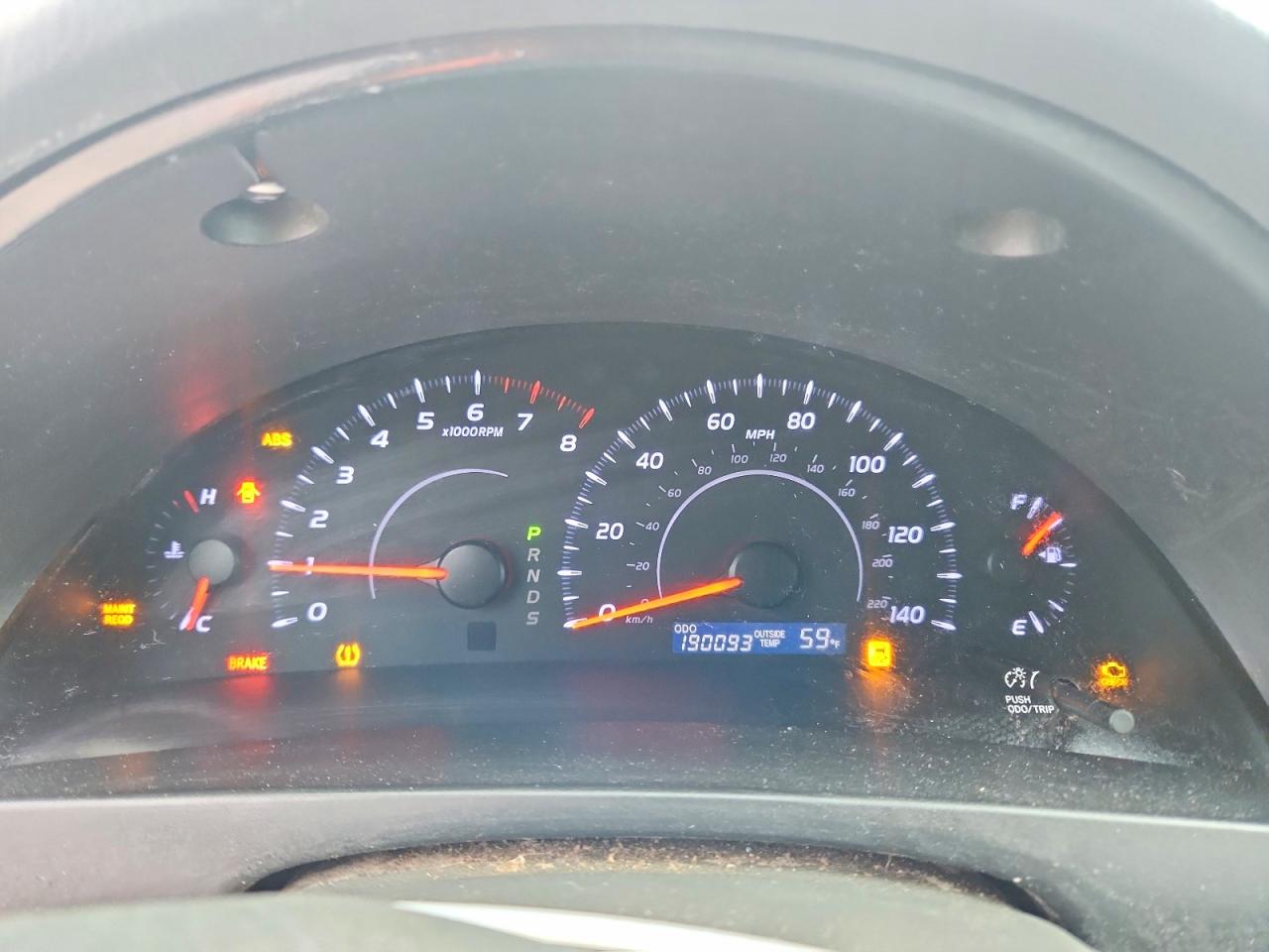 2011 TOYOTA CAMRY LE photo 9