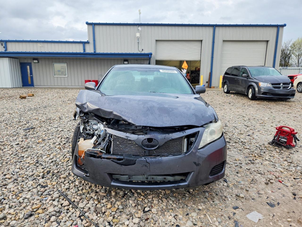 2011 TOYOTA CAMRY LE photo 5