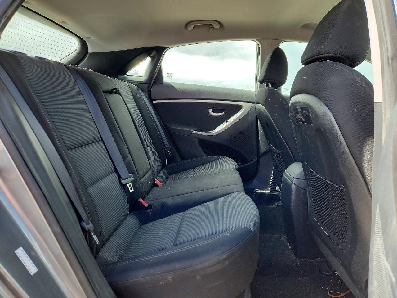2017 HYUNDAI ELANTRA GT BASE photo 19