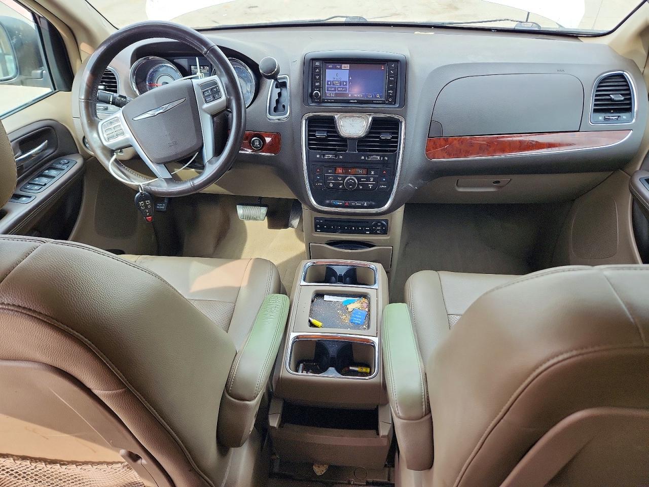 2013 CHRYSLER TOWN & COUNTRY TOURING L photo 22