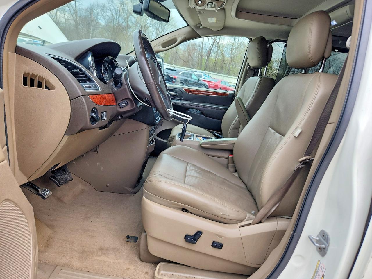 2013 CHRYSLER TOWN & COUNTRY TOURING L photo 19