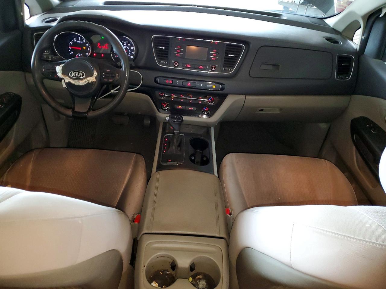 2017 KIA SEDONA LX photo 22