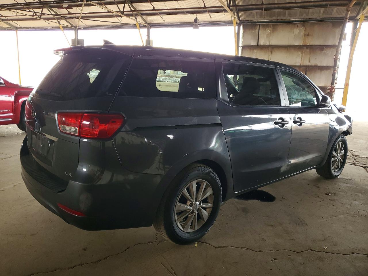 2017 KIA SEDONA LX photo 7