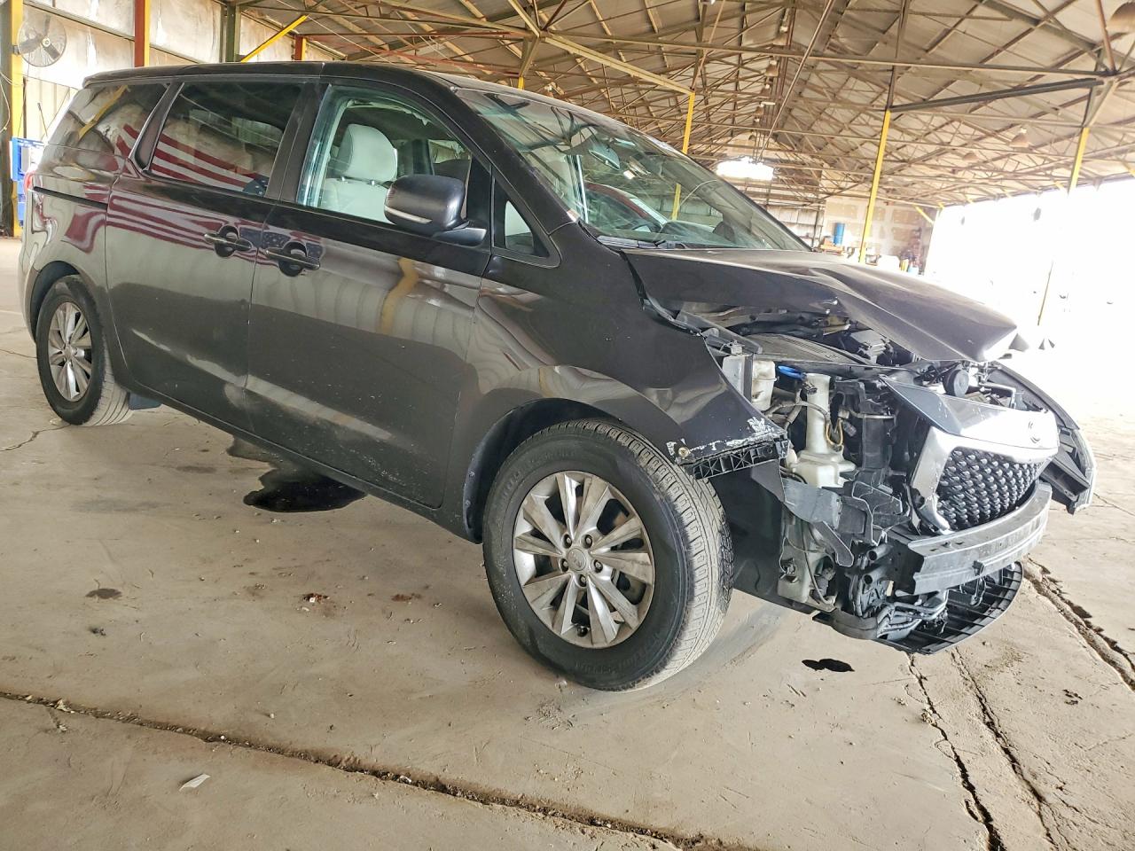 2017 KIA SEDONA LX photo 10