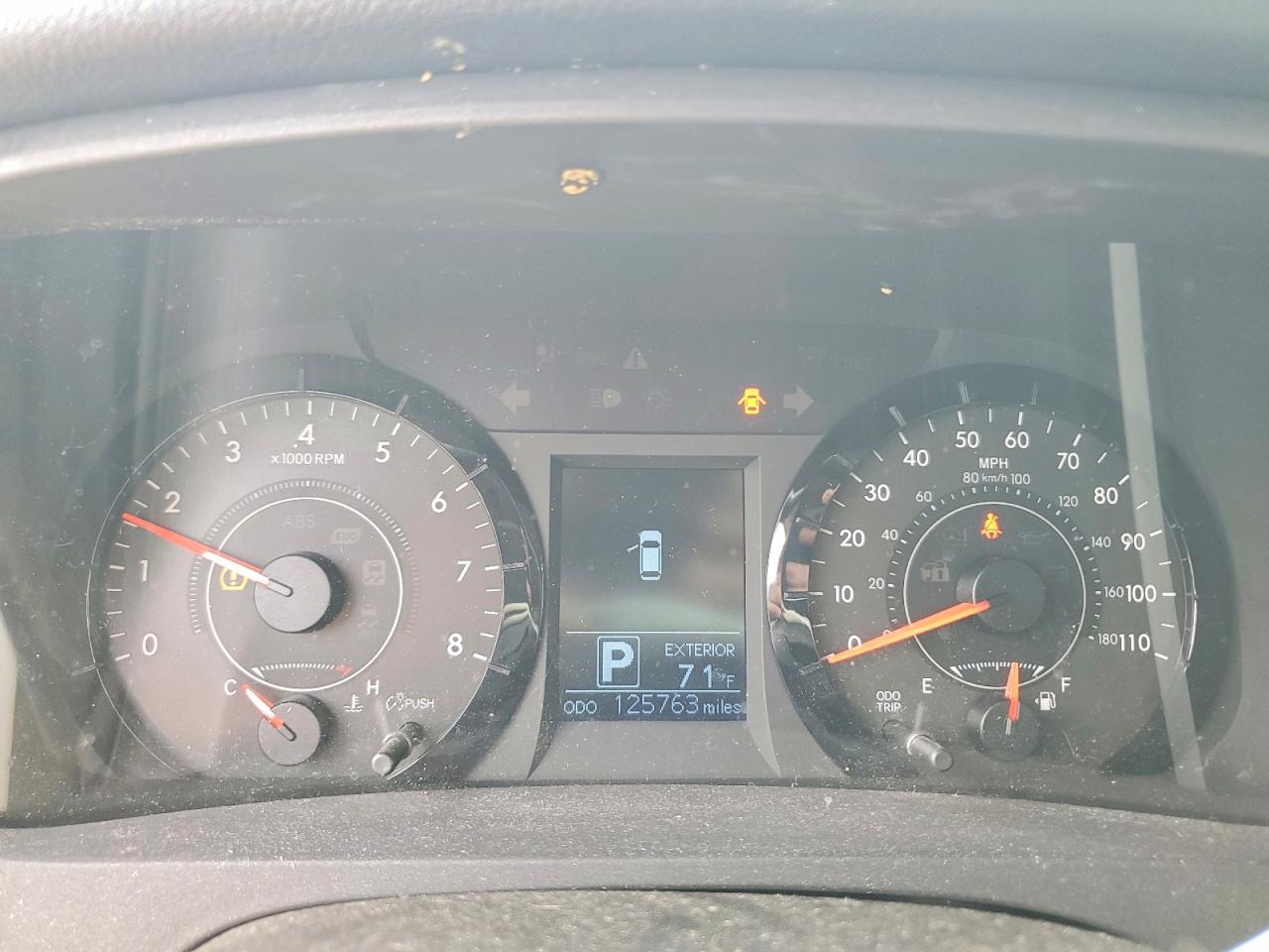 2015 TOYOTA SIENNA LE 8-PASSENGER photo 25