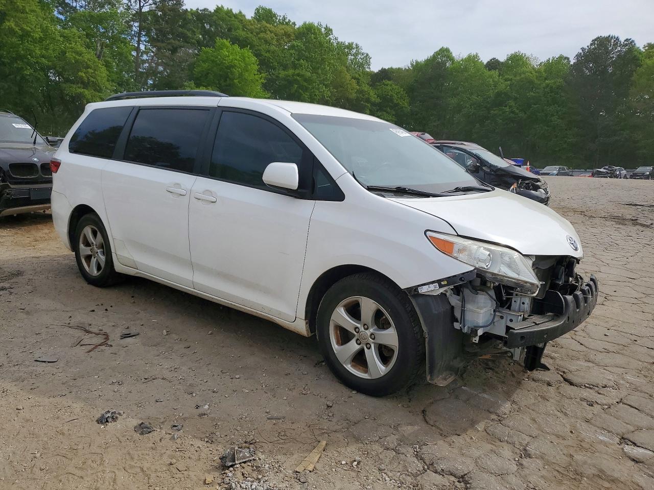 2015 TOYOTA SIENNA LE 8-PASSENGER photo 10