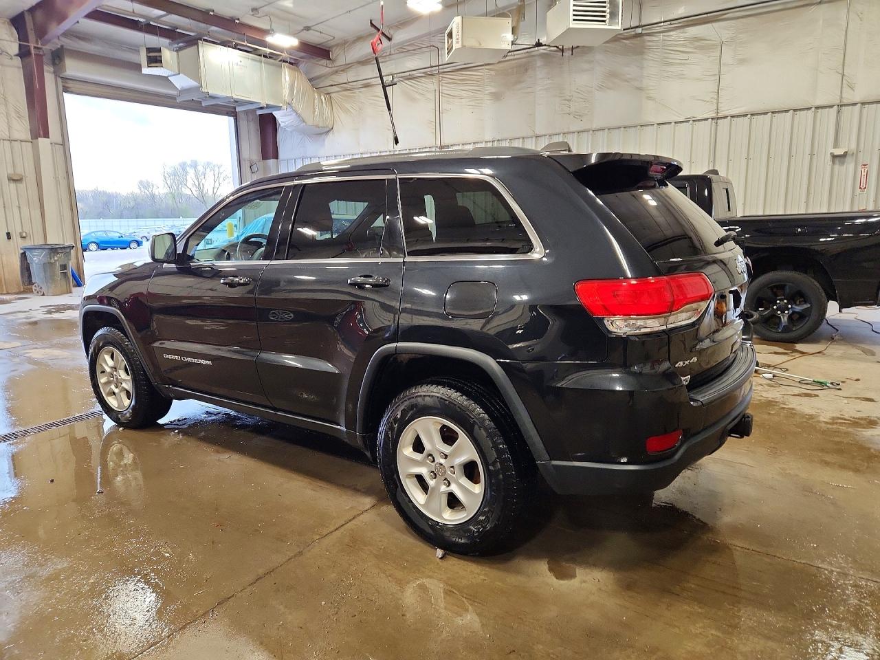 2015 JEEP GRAND CHEROKEE LAREDO photo 4