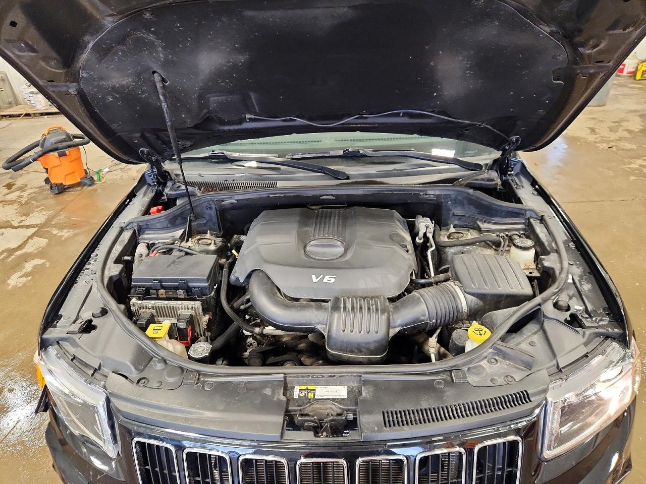 2015 JEEP GRAND CHEROKEE LAREDO photo 34