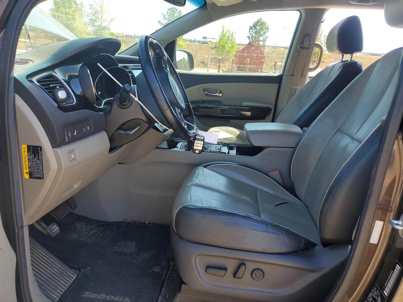 2016 KIA SEDONA SX photo 13