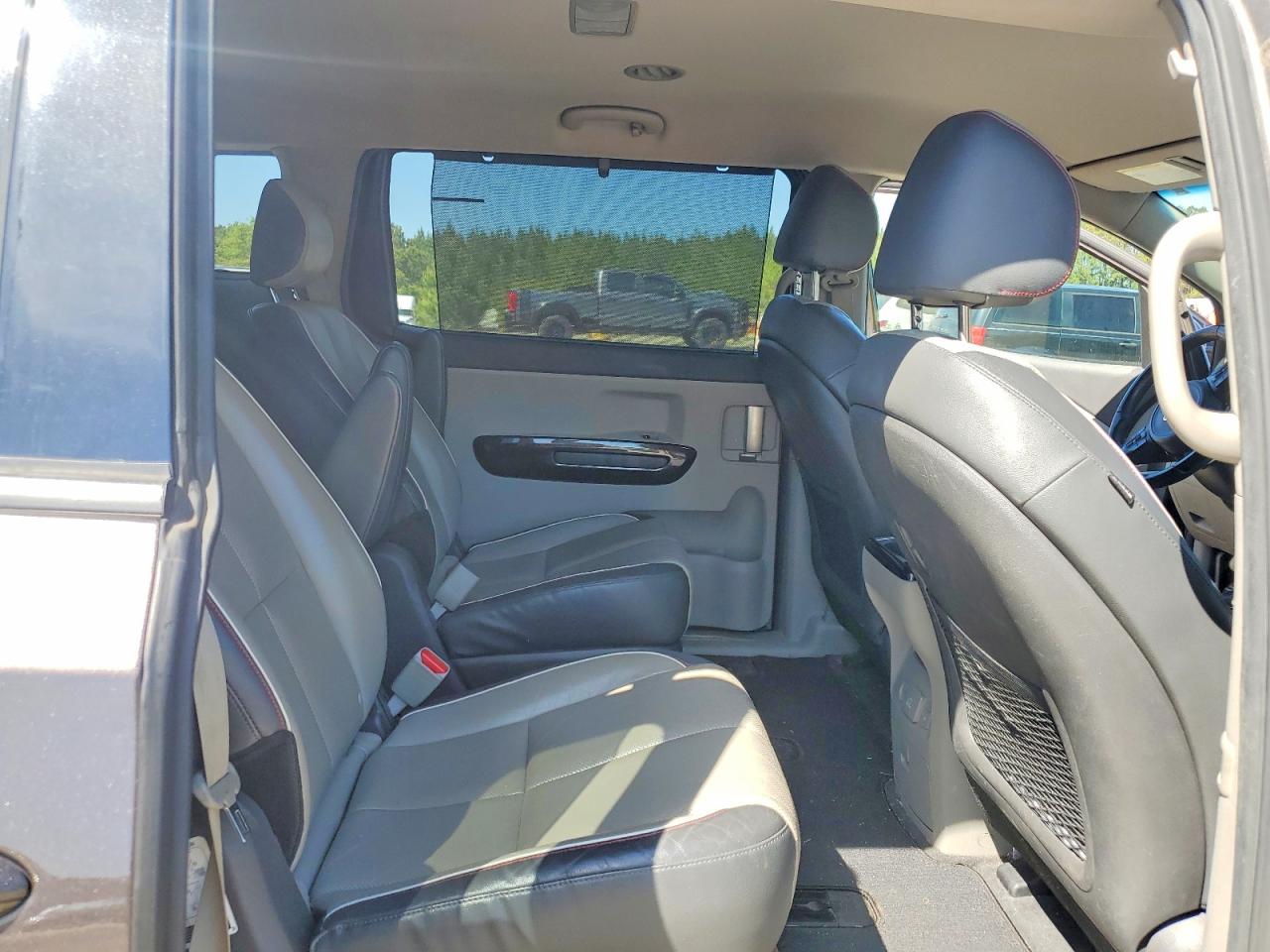 2016 KIA SEDONA SX photo 19