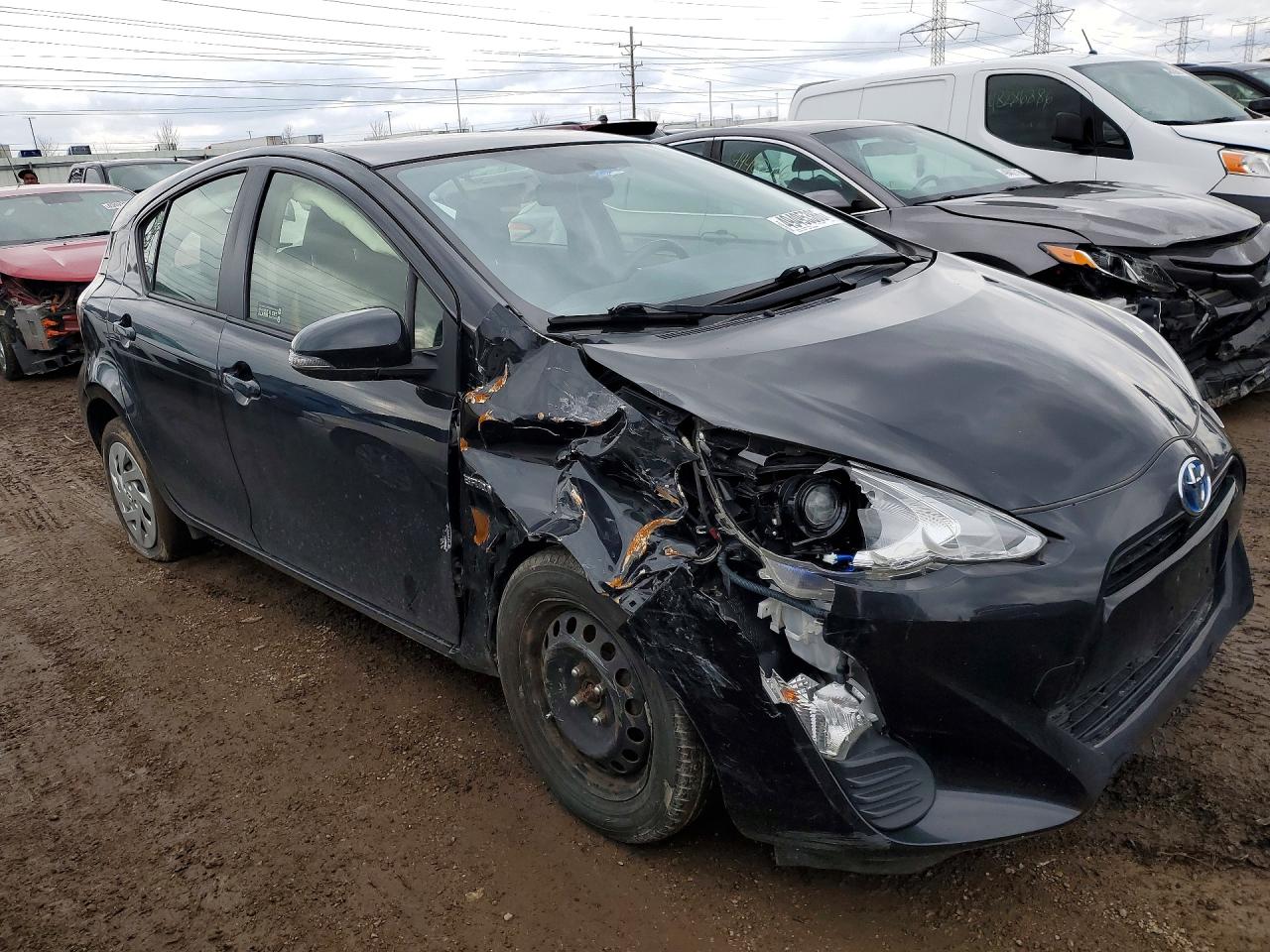 2016 TOYOTA PRIUS C TWO photo 10