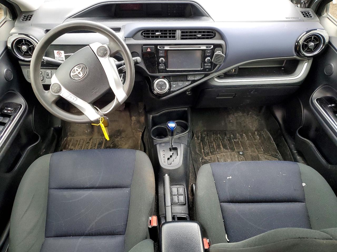 2016 TOYOTA PRIUS C TWO photo 22