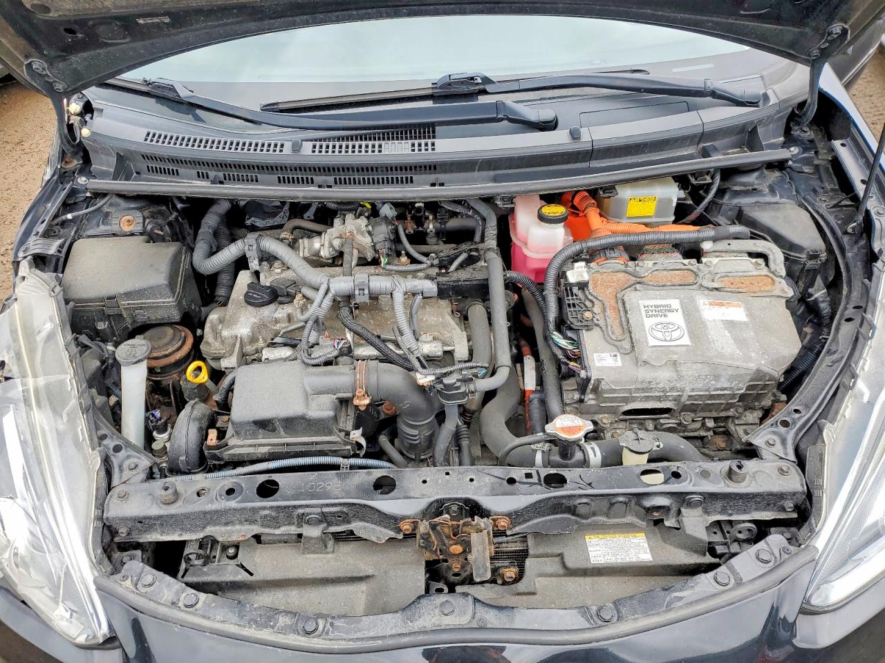 2016 TOYOTA PRIUS C TWO photo 31