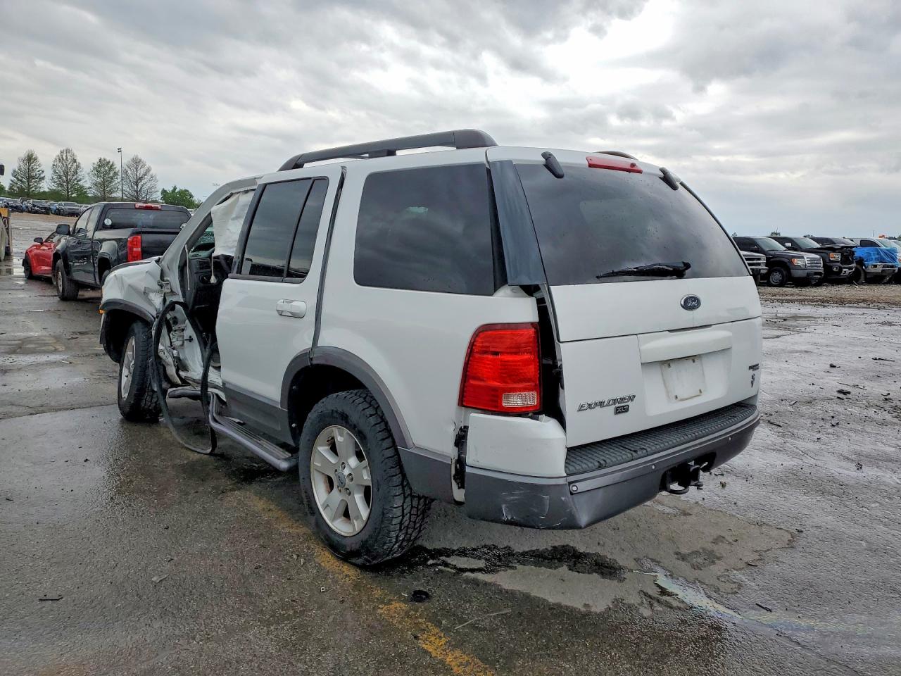 2005 FORD EXPLORER XLT photo 4