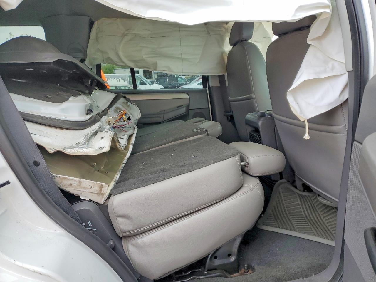 2005 FORD EXPLORER XLT photo 28