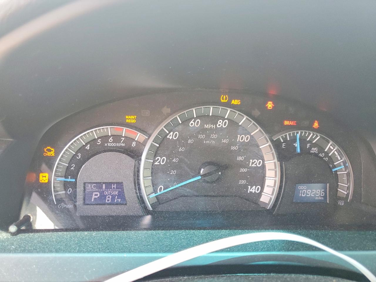 2014 TOYOTA CAMRY SE photo 25