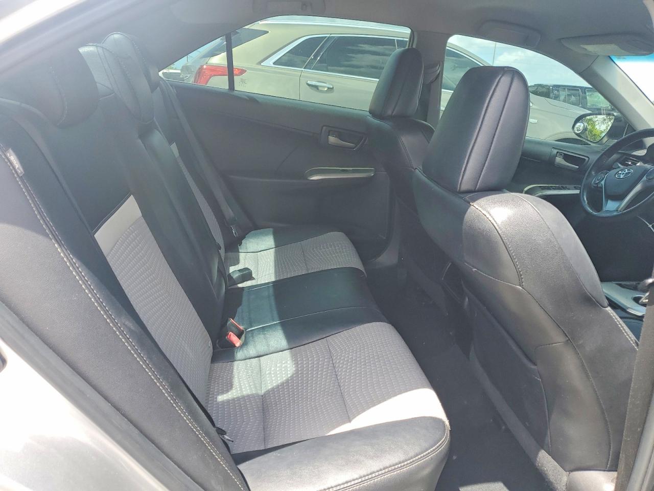 2014 TOYOTA CAMRY SE photo 28