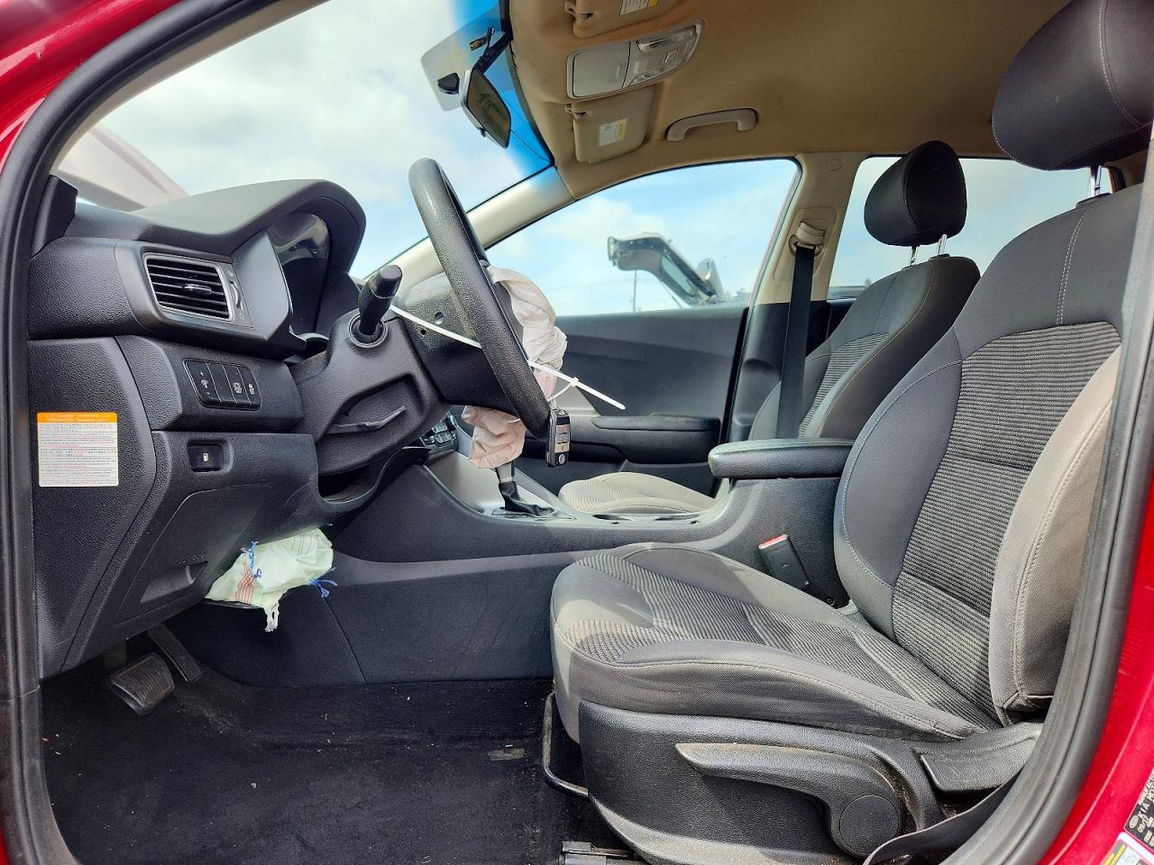 2018 KIA NIRO LX photo 19