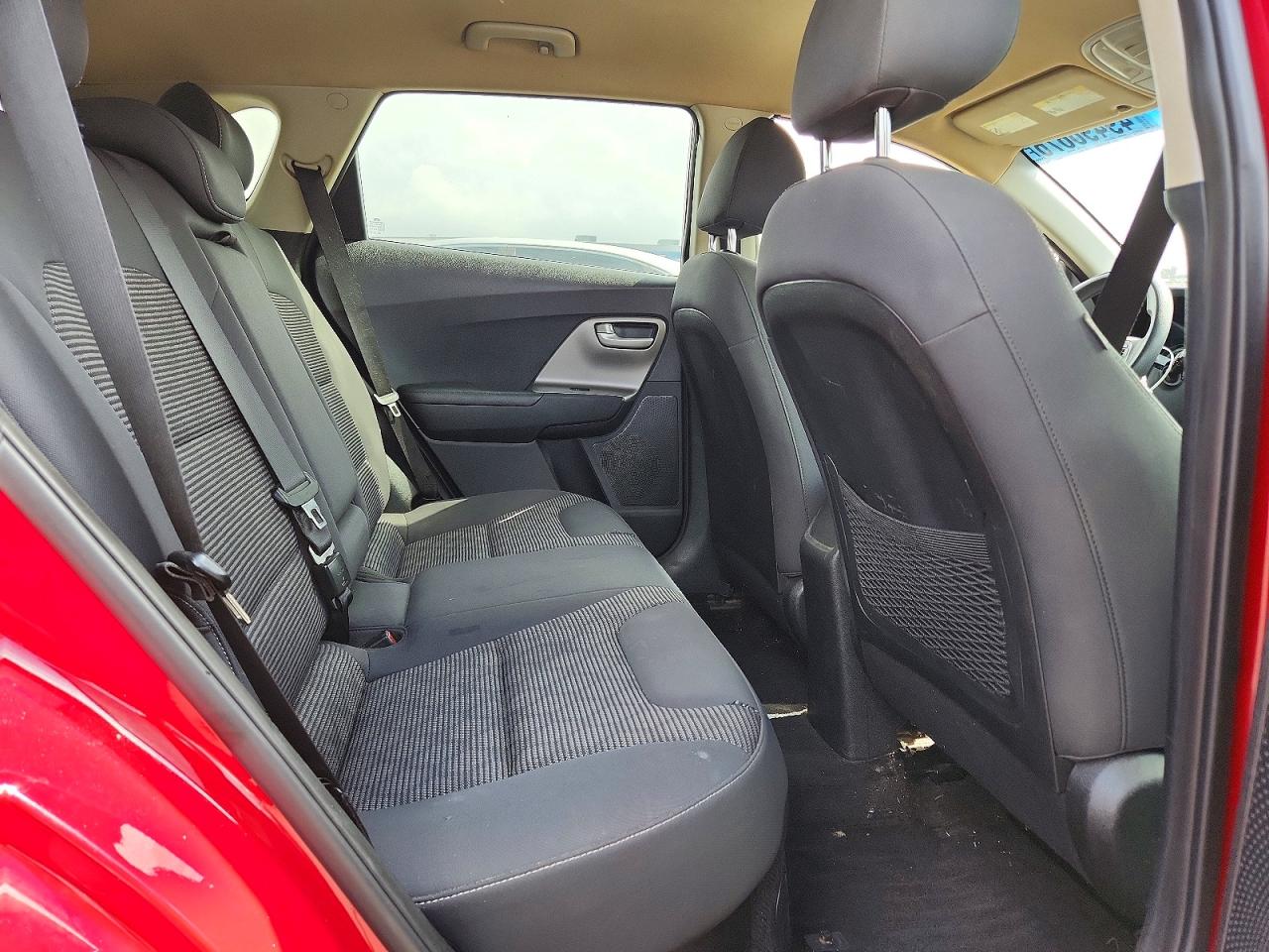 2018 KIA NIRO LX photo 28