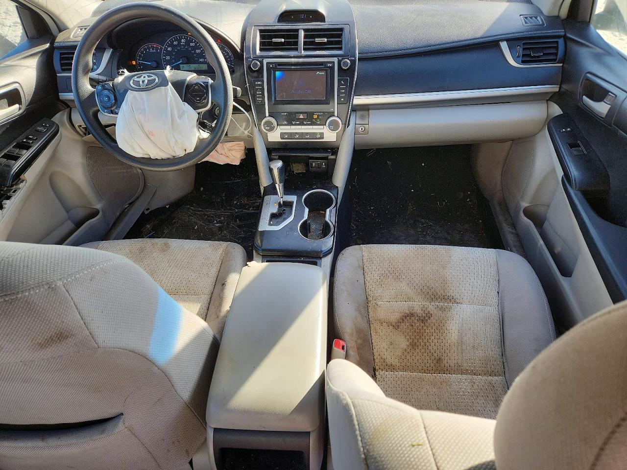 2013 TOYOTA CAMRY L photo 22