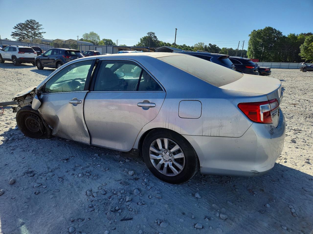 2013 TOYOTA CAMRY L photo 4