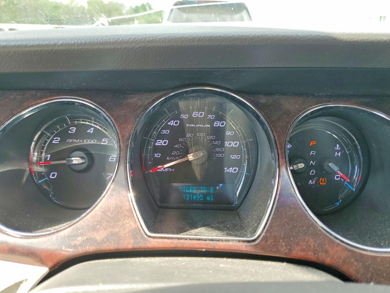 2011 FORD TAURUS SEL photo 9