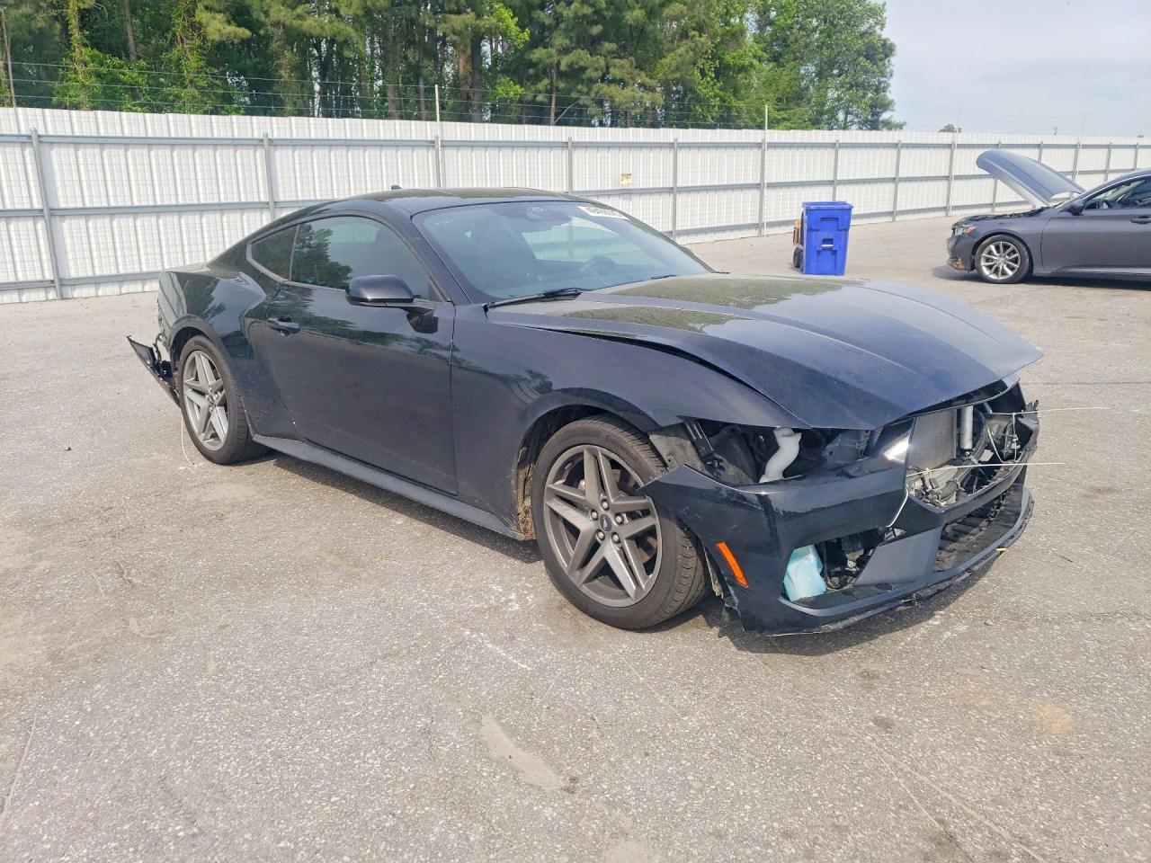 2024 FORD MUSTANG photo 10