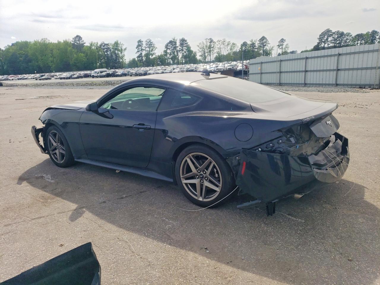 2024 FORD MUSTANG photo 4