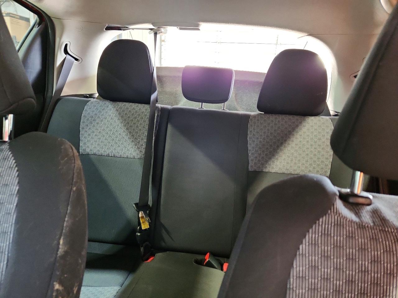 2015 TOYOTA YARIS 5-DOOR LE photo 28