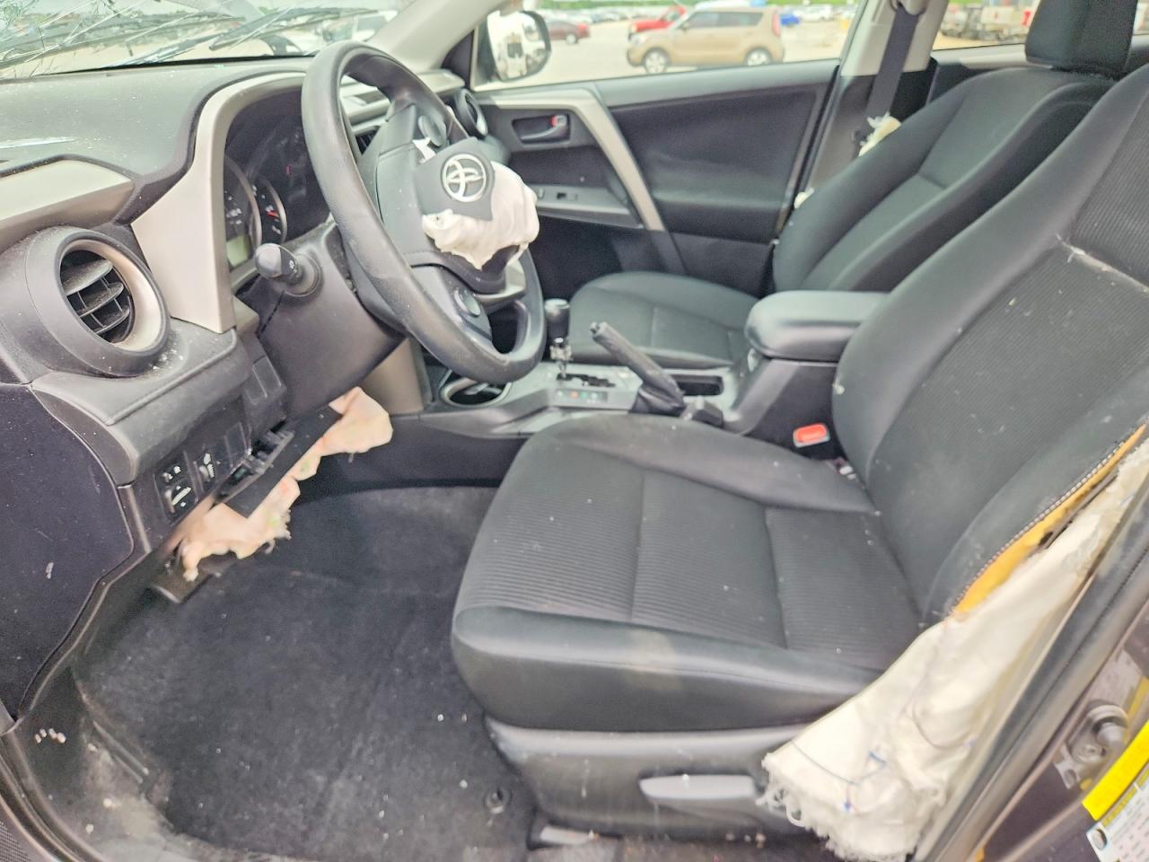 2016 TOYOTA RAV4 LE photo 13