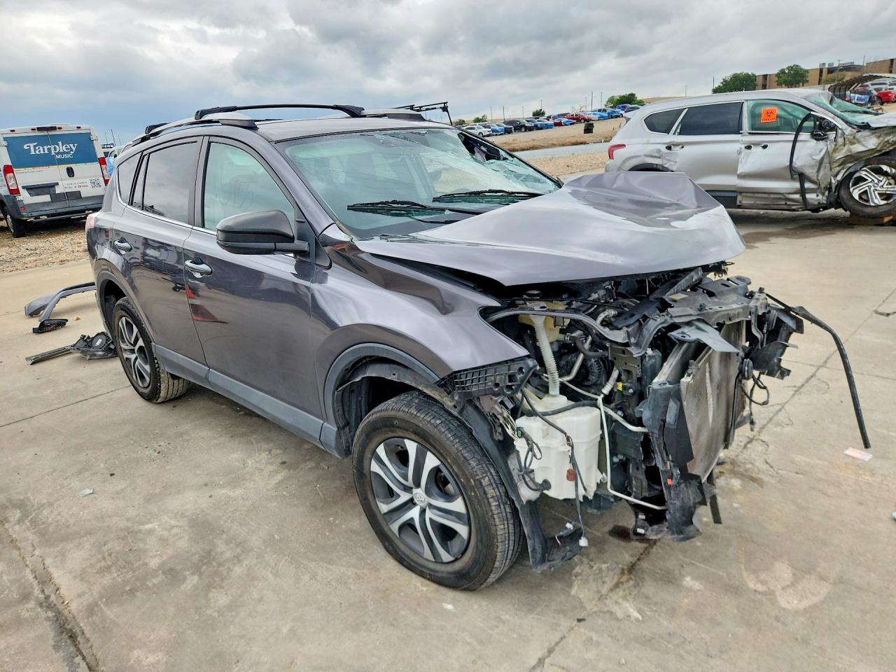 2016 TOYOTA RAV4 LE photo 7