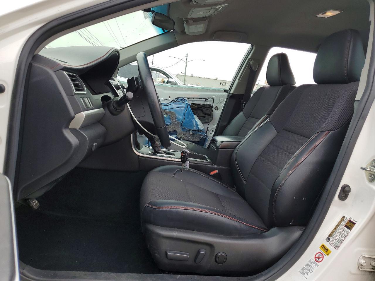 2016 TOYOTA CAMRY SE photo 13