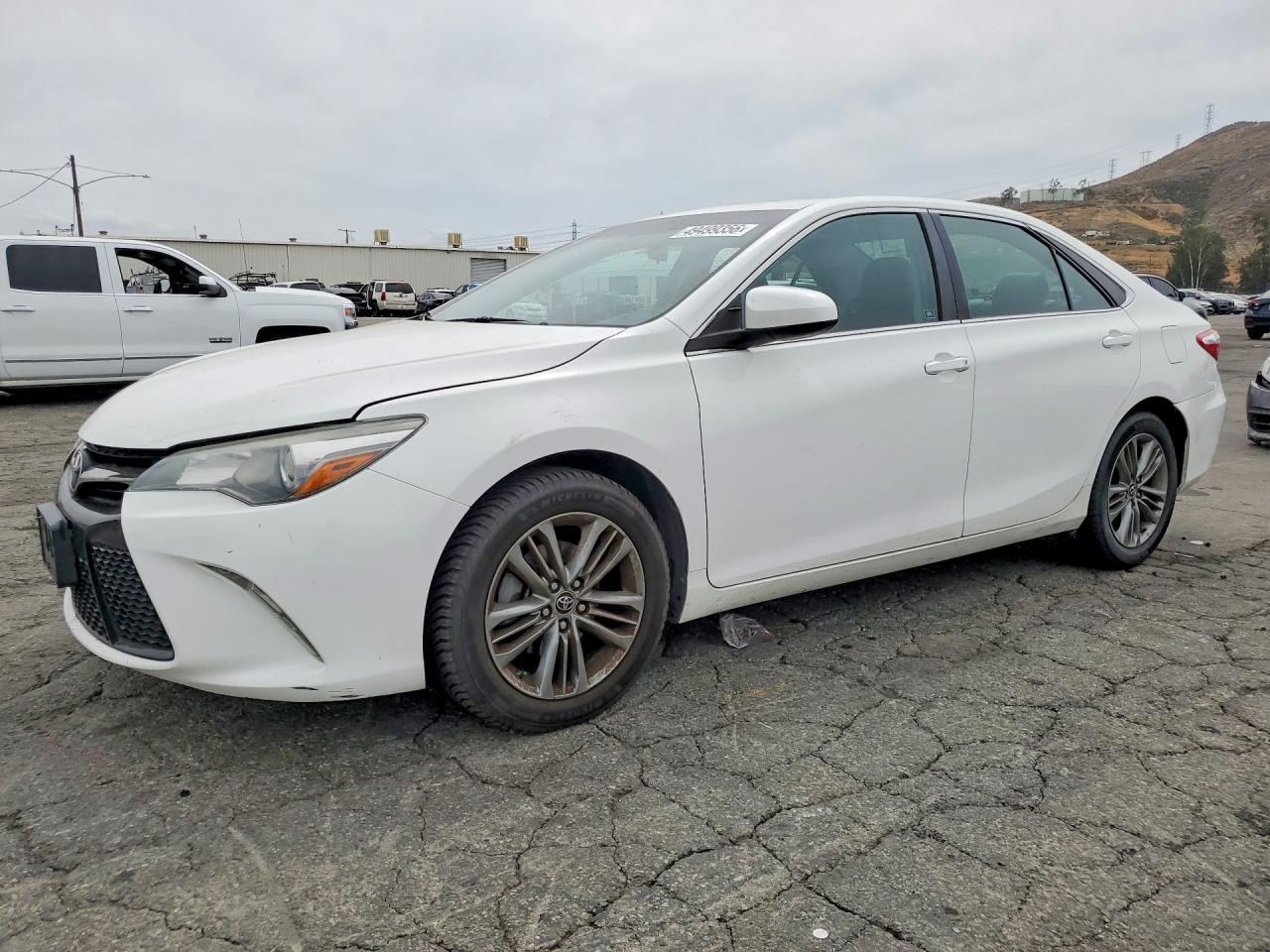 2016 TOYOTA CAMRY