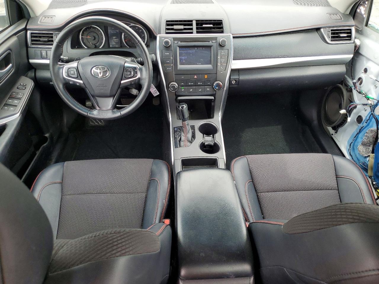 2016 TOYOTA CAMRY SE photo 15