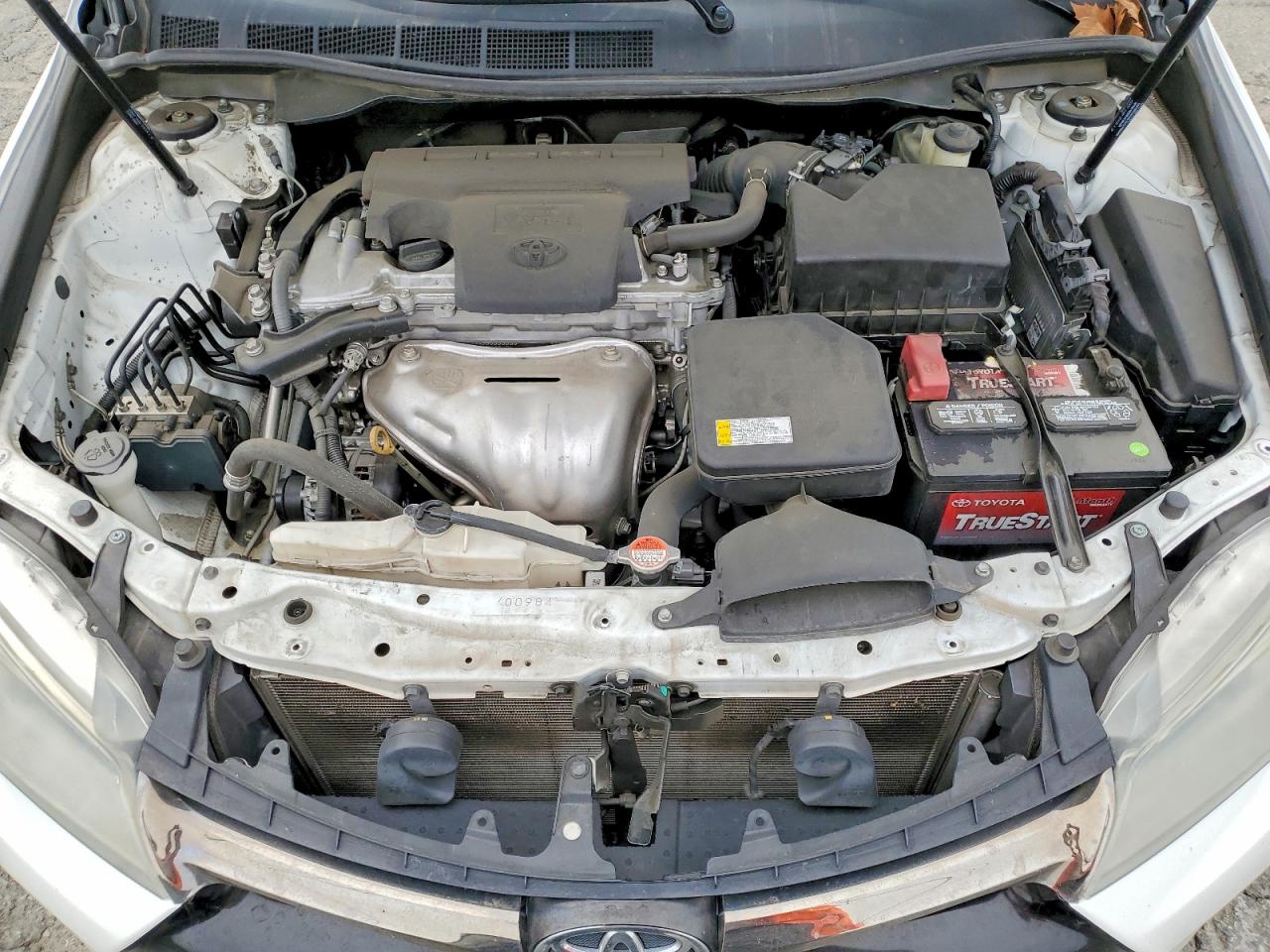 2016 TOYOTA CAMRY SE photo 21