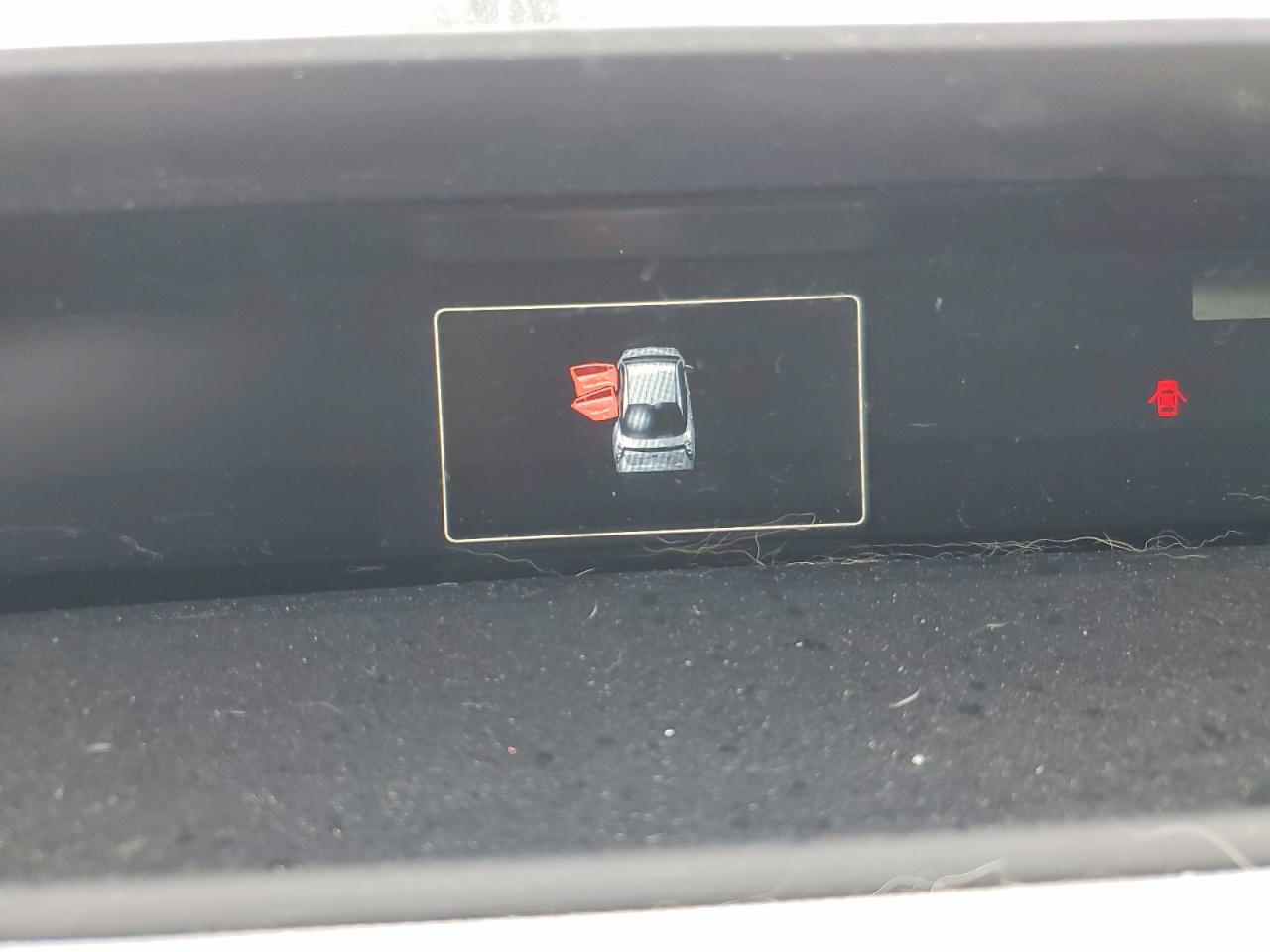 2016 TOYOTA PRIUS TWO photo 17