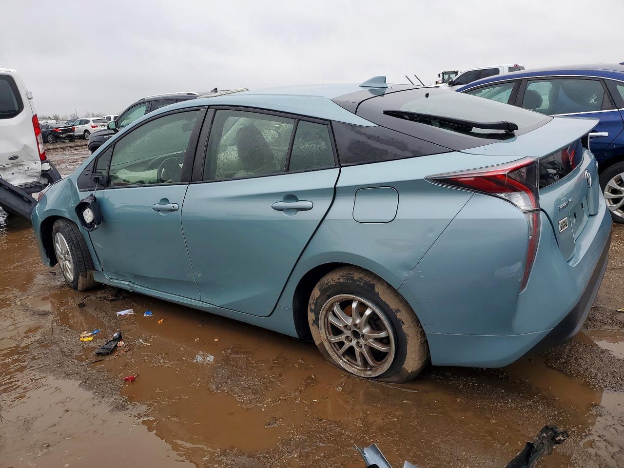 2016 TOYOTA PRIUS TWO photo 3