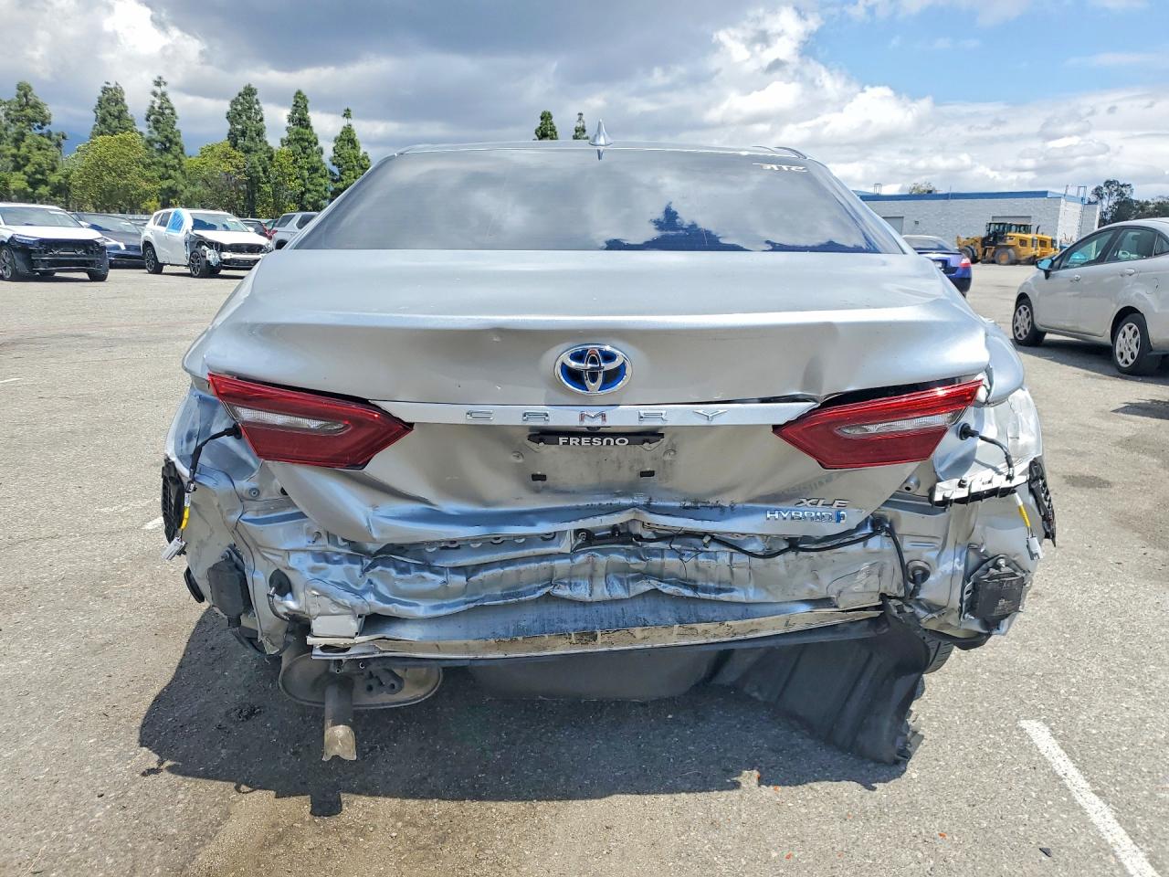 2021 TOYOTA CAMRY XLE photo 16