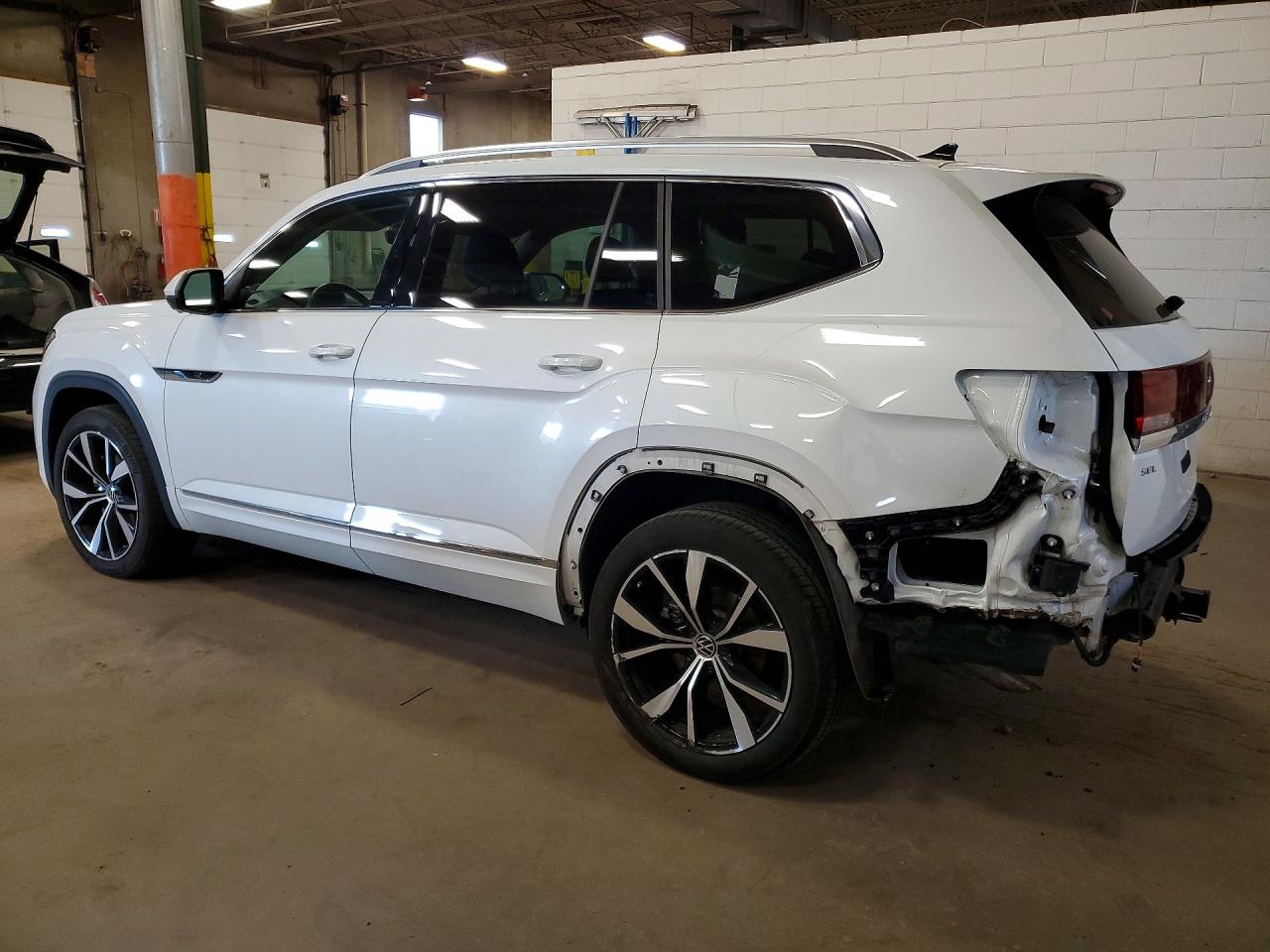 2024 VOLKSWAGEN ATLAS SEL PREMIUM R-LINE photo 3