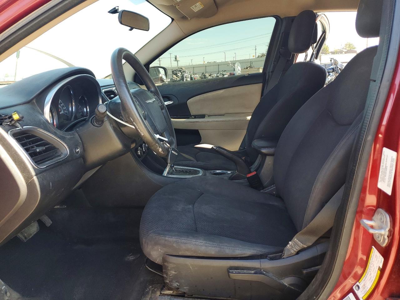 2013 CHRYSLER 200 LX photo 19