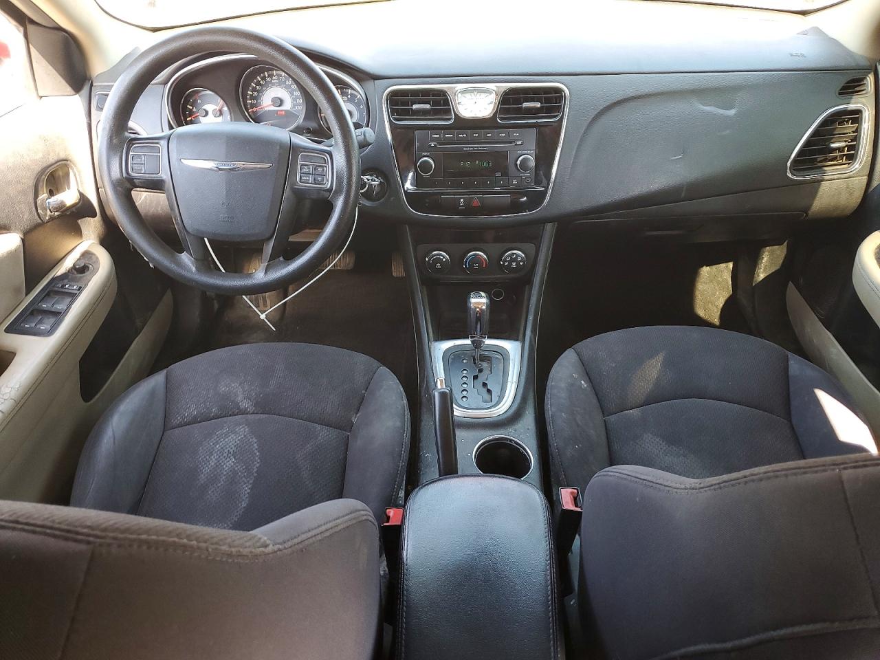 2013 CHRYSLER 200 LX photo 22