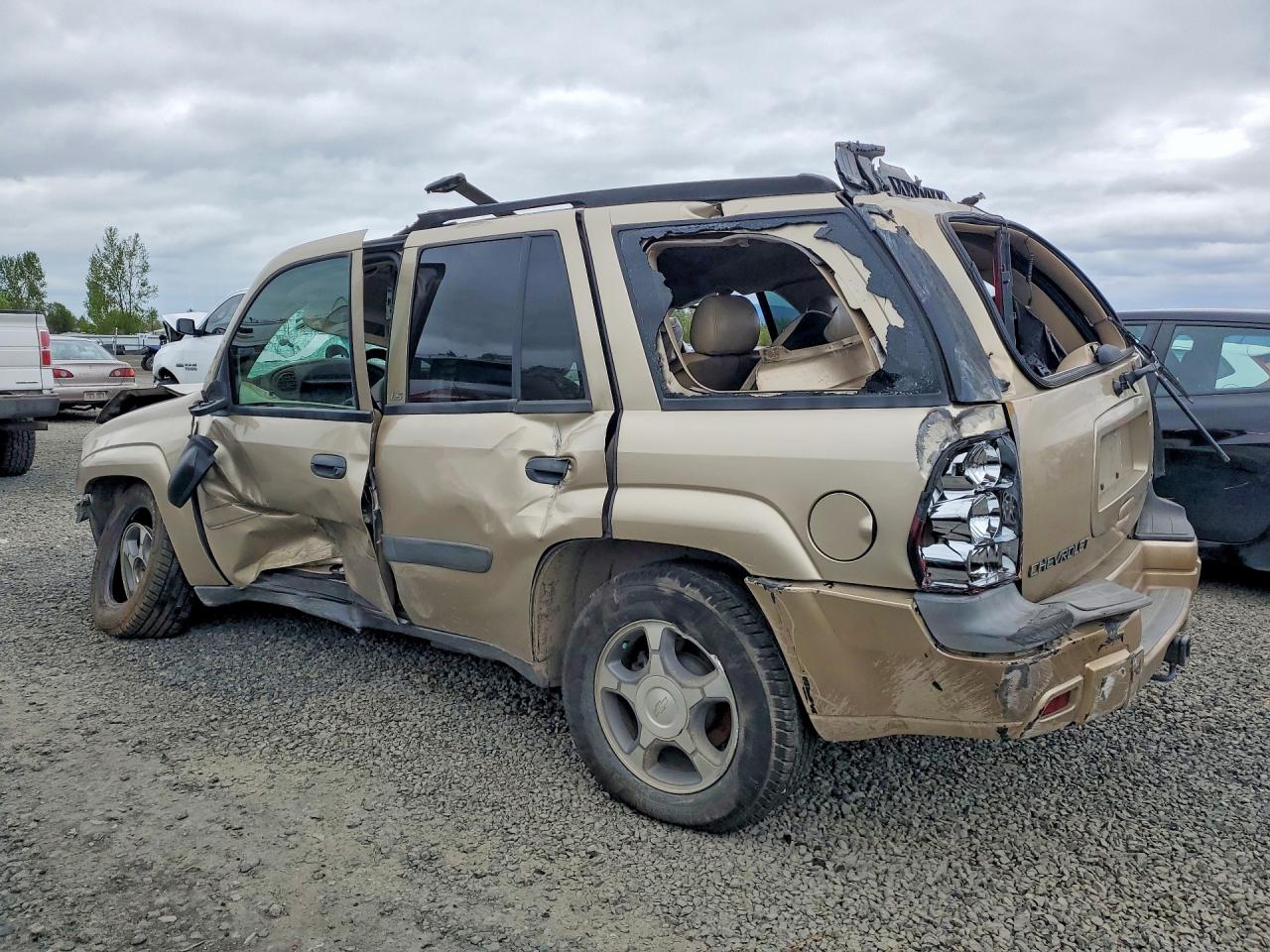 2004 CHEVROLET TRAILBLAZER LS photo 3