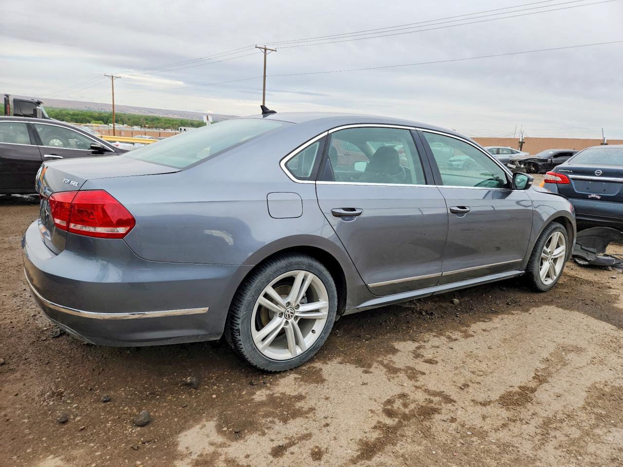 2014 VOLKSWAGEN PASSAT SEL photo 5