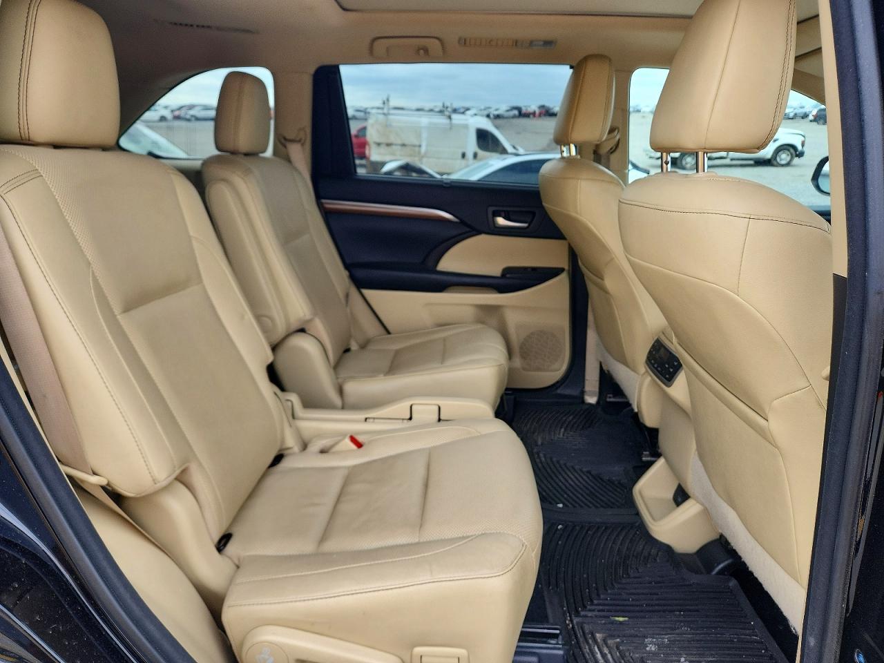 2017 TOYOTA HIGHLANDER LIMITED PLATINUM photo 21