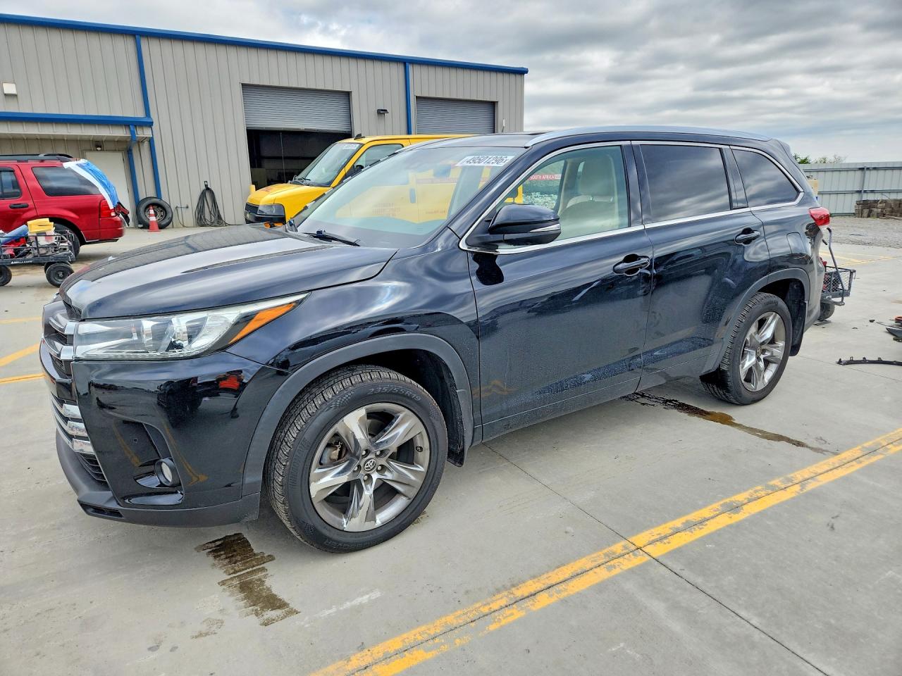 2017 TOYOTA HIGHLANDER
